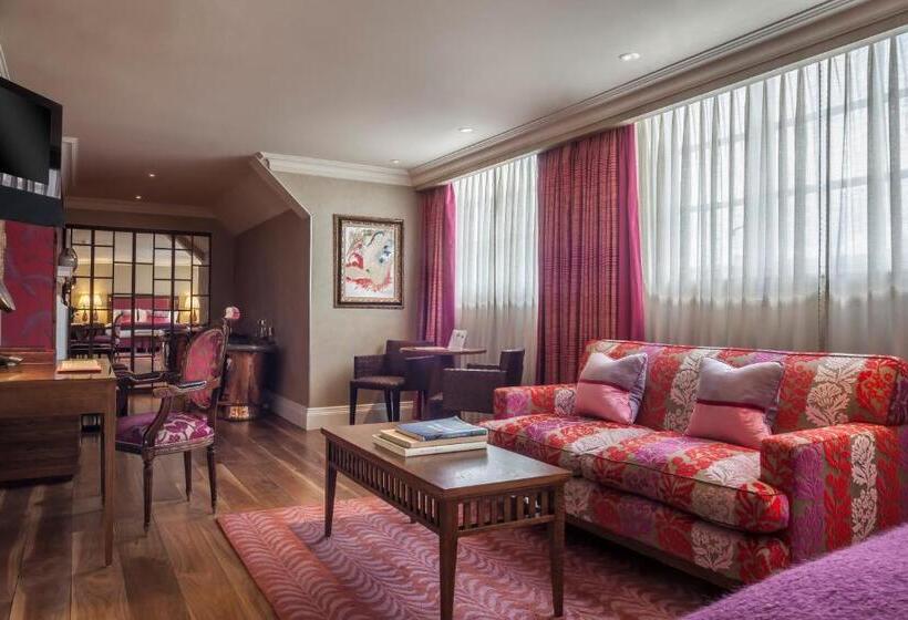 酒店 The Roseate Reading