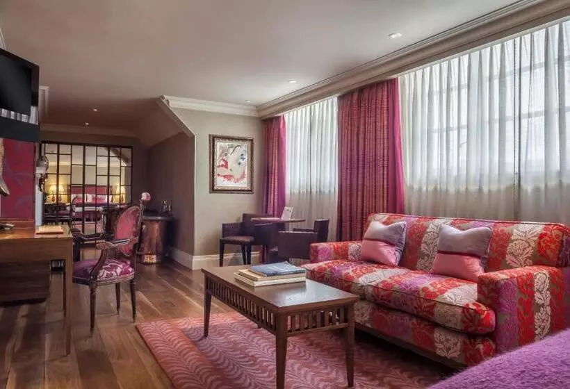 فندق The Roseate Reading