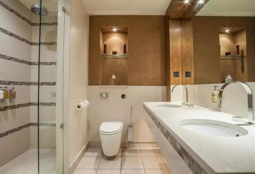 فندق The Roseate Reading