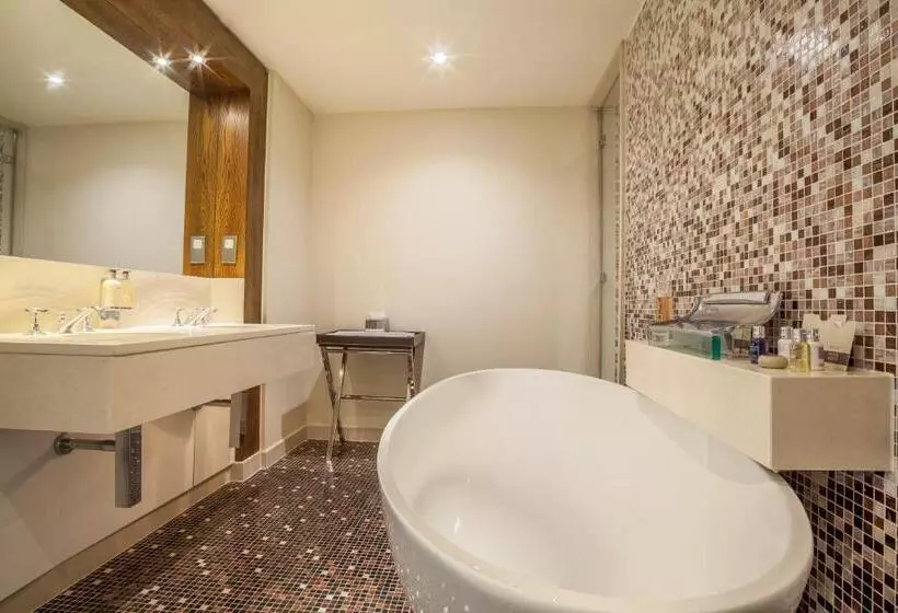 فندق The Roseate Reading