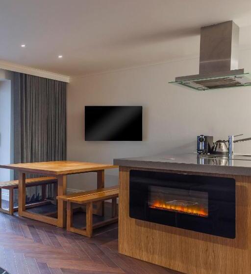 酒店 The Roseate Reading