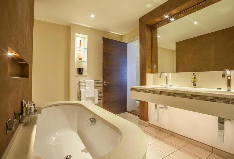 酒店 The Roseate Reading