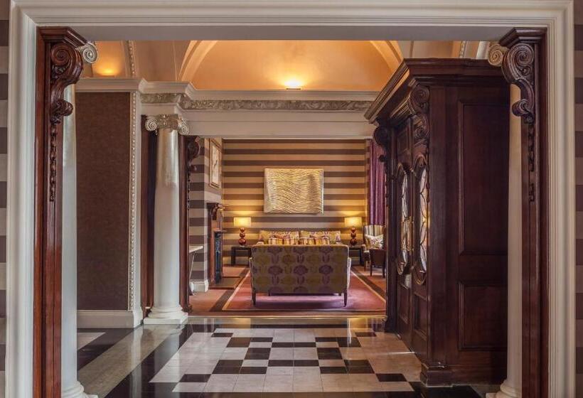 酒店 The Roseate Reading