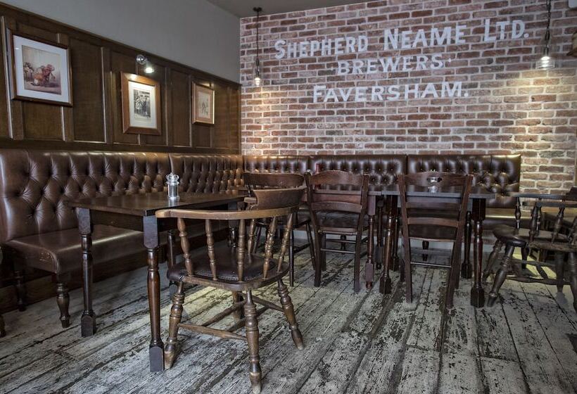 Отель The Sun Inn