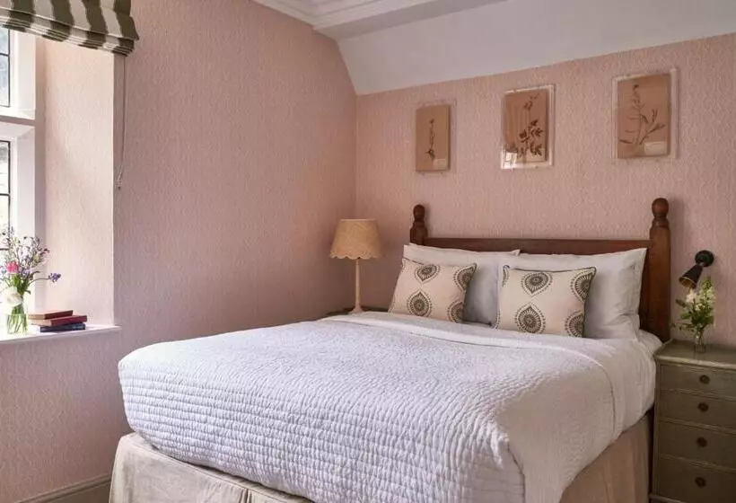 בית מלון כפרי Wildhive Callow Hall