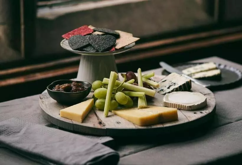 בית מלון כפרי Wildhive Callow Hall