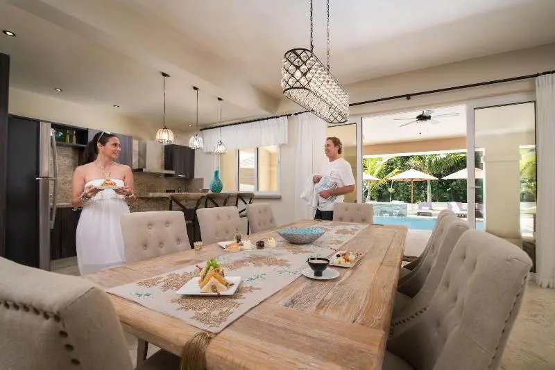 リゾートホテル Crown Villas 6 Bdrm