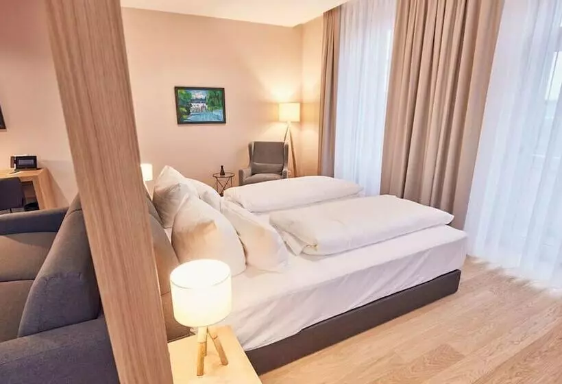 Seehotel Maria Laach