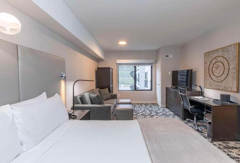 Cambria Hotel Copper Mountain