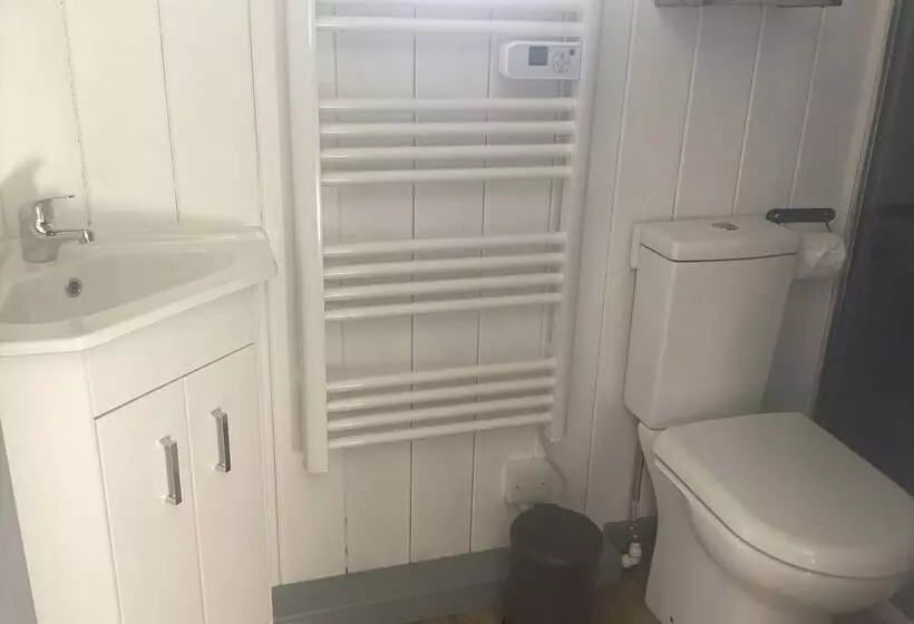 Charming Luxurious Rural Shepherds Hut