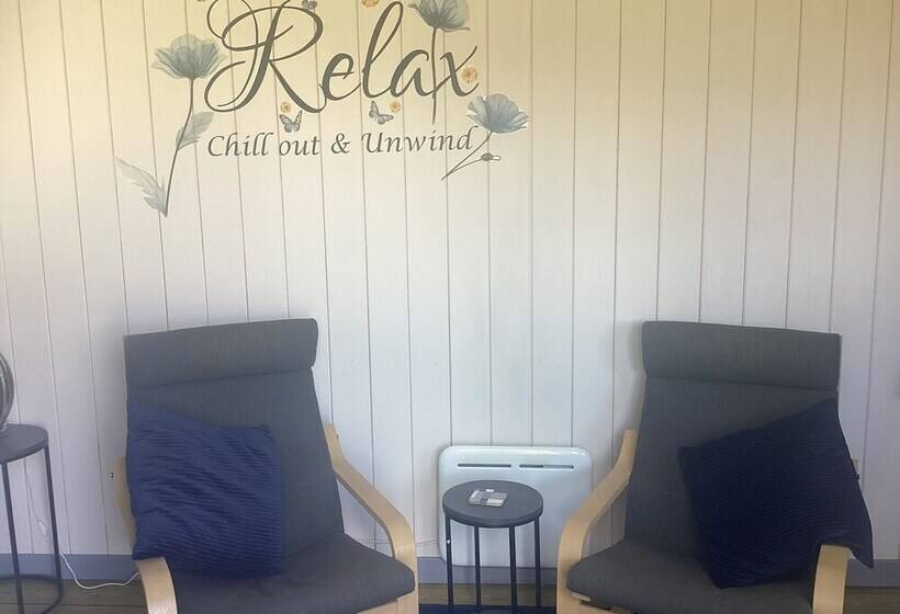 Charming Luxurious Rural Shepherds Hut