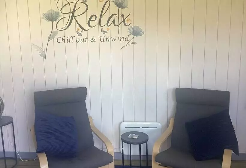 Charming Luxurious Rural Shepherds Hut