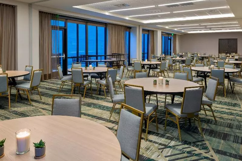 هتل Courtyard By Marriott Atlanta Midtown