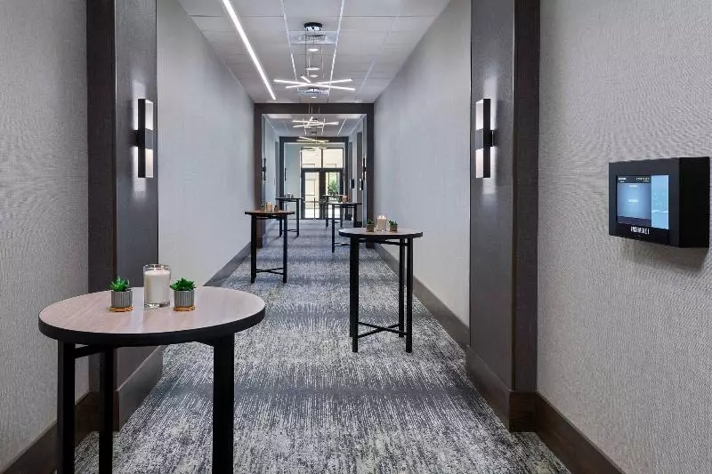 هتل Courtyard By Marriott Atlanta Midtown