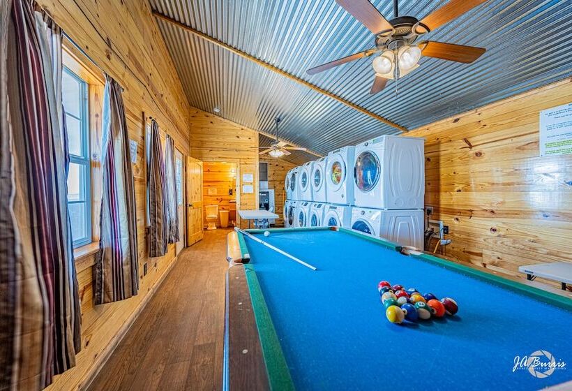 هتل Horseshoe Lodges