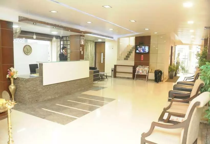 ホテル Suvarna Regency