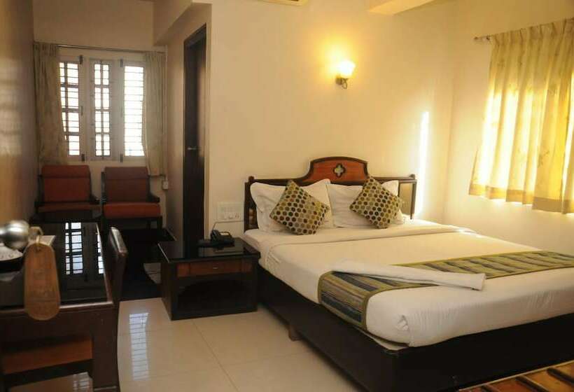 ホテル Suvarna Regency