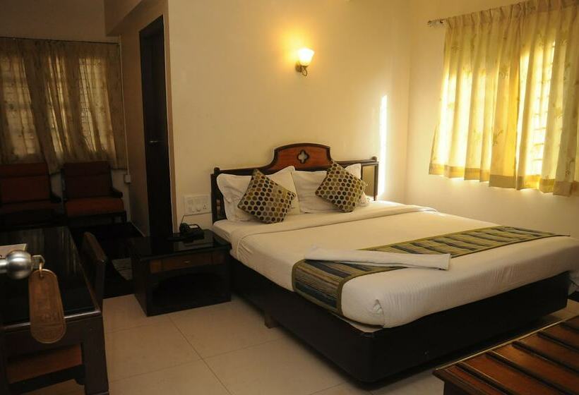 ホテル Suvarna Regency