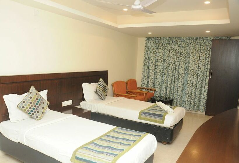 ホテル Suvarna Regency