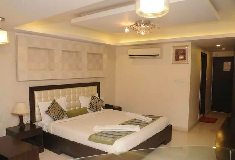 ホテル Suvarna Regency