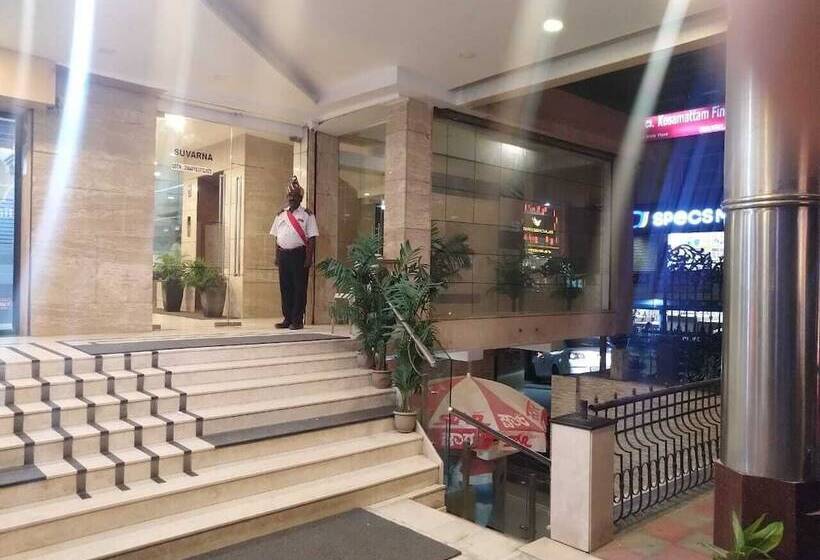 ホテル Suvarna Regency