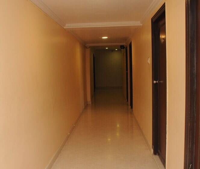 ホテル Suvarna Regency