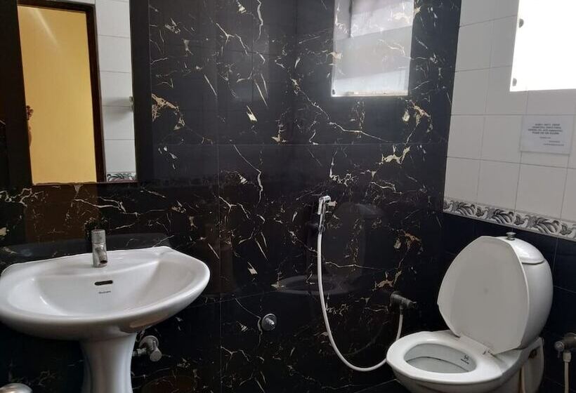 ホテル Suvarna Regency