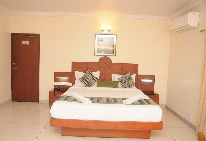 ホテル Suvarna Regency