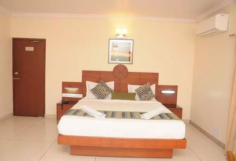 ホテル Suvarna Regency