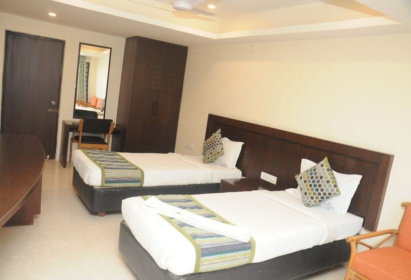 ホテル Suvarna Regency