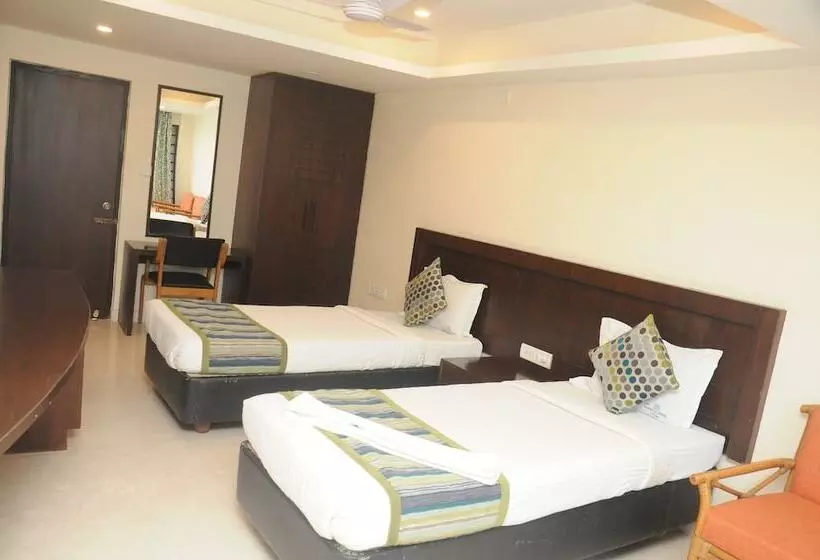 ホテル Suvarna Regency