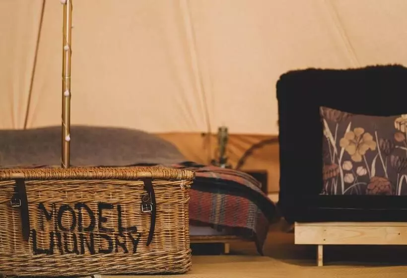 Immaculate And Cosy Bell Tent In Shaftesbury, Uk