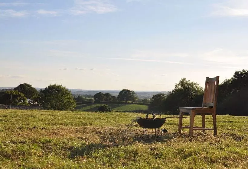 Immaculate And Cosy Bell Tent In Shaftesbury, Uk