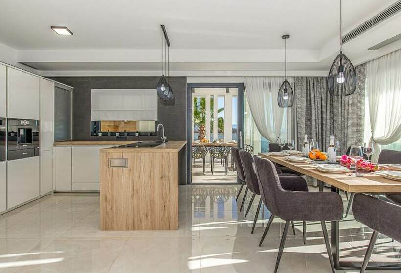 Luxury Villa With An Indoor And Outdoor Pool On The Island Of Krk