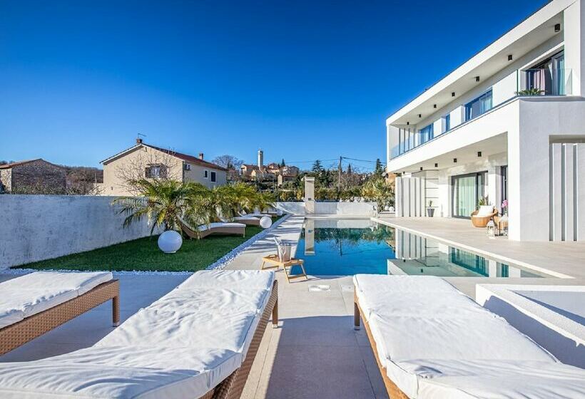 Luxury Villa With An Indoor And Outdoor Pool On The Island Of Krk