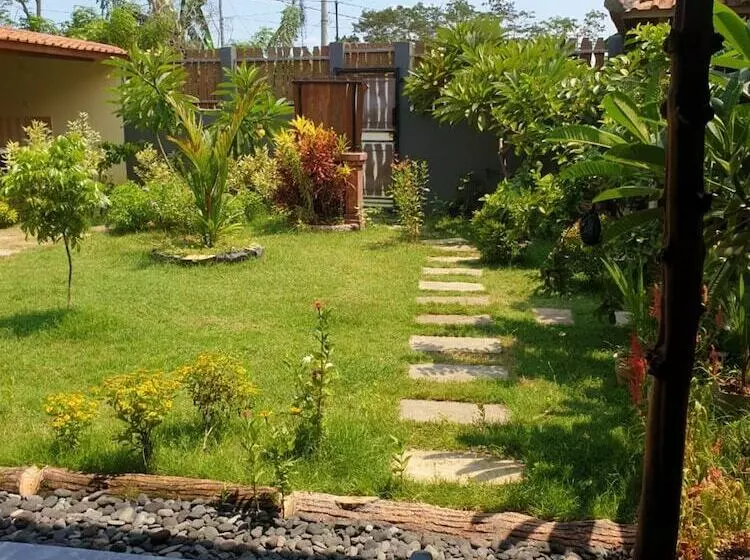 پانسیون Banyuwangi Sunrise Homestay