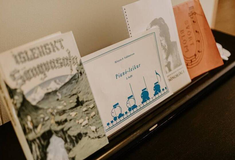 פנסיון Narfastadir Guesthouse