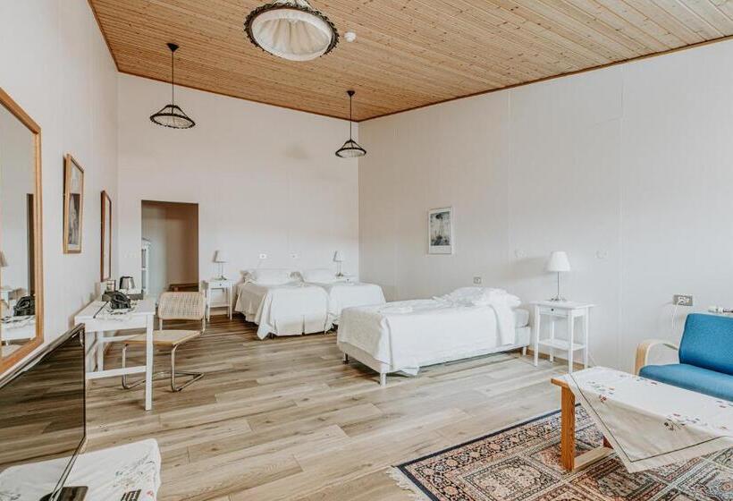 פנסיון Narfastadir Guesthouse