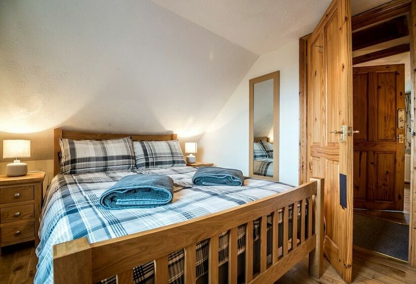 The Brambles  2 Bed Cottage  Llanteg