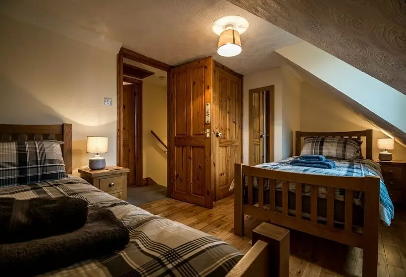 The Brambles  2 Bed Cottage  Llanteg