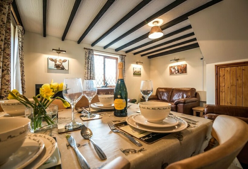 The Brambles  2 Bed Cottage  Llanteg