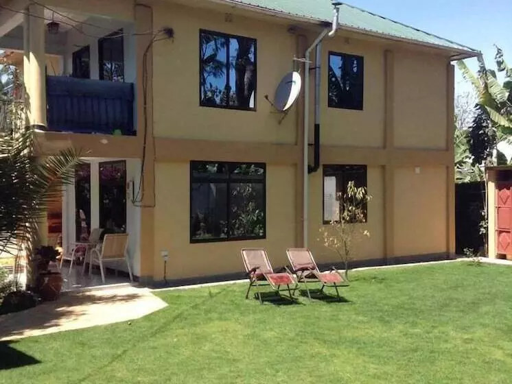 تختخواب و صبحانه Papagei Home