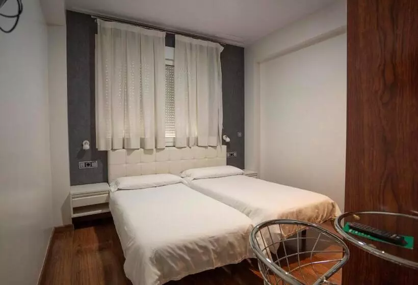 هتل Lluna