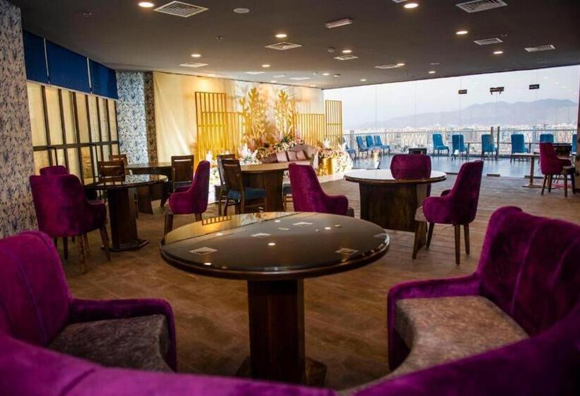 هتل Parkside Plaza Muscat