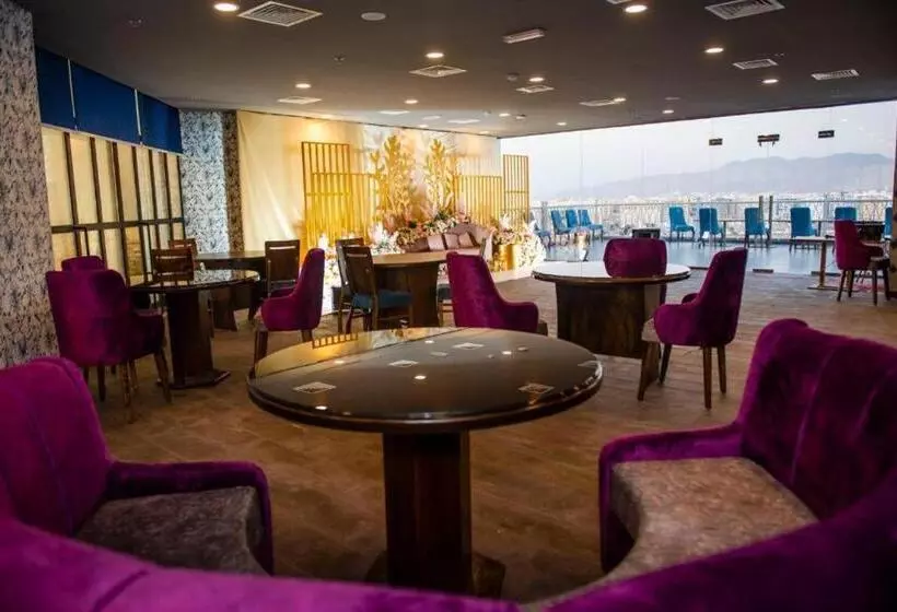 هتل Parkside Plaza Muscat