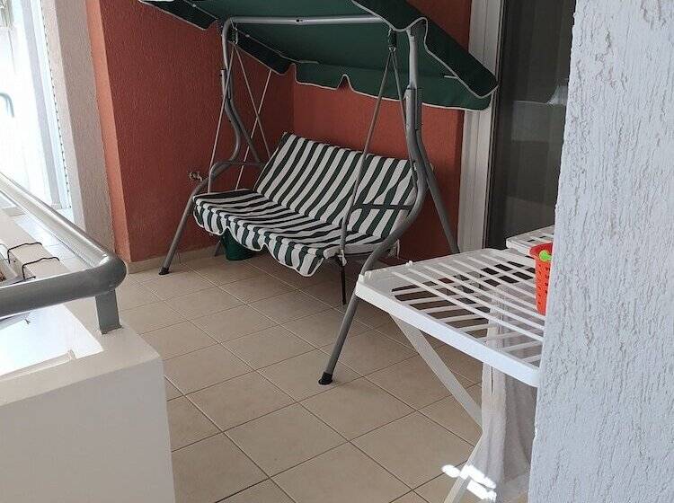 ホテル A&j Apartments Or Rooms Athens Airport