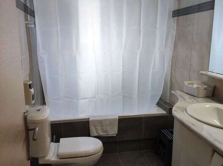 ホテル A&j Apartments Or Rooms Athens Airport