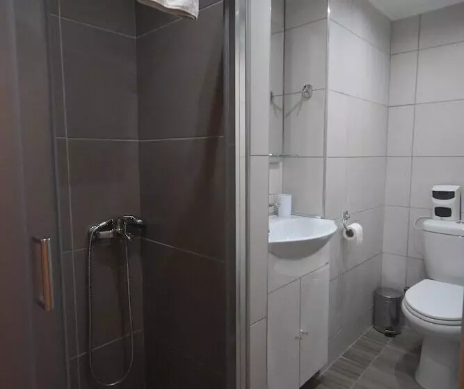 هتل A&j Apartments Or Rooms Athens Airport