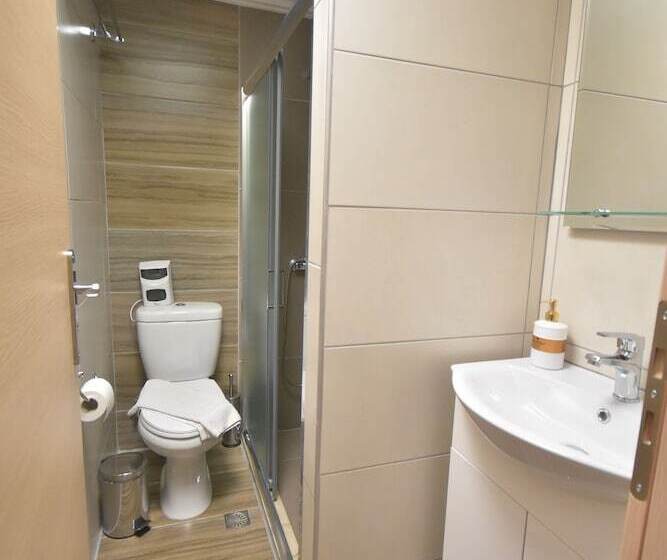 ホテル A&j Apartments Or Rooms Athens Airport