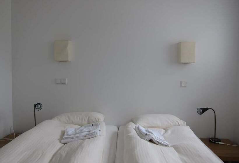 هتل Brekka í Lóní Farm Stay